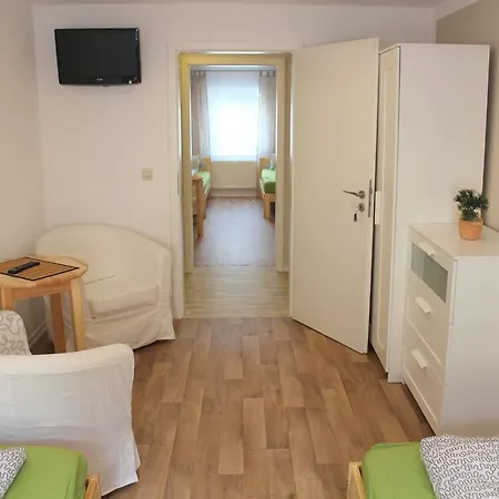 Apartman Doppelzimmer - Monteurswohnung - Arbeiterwohnung 4-8 Personen Plaue